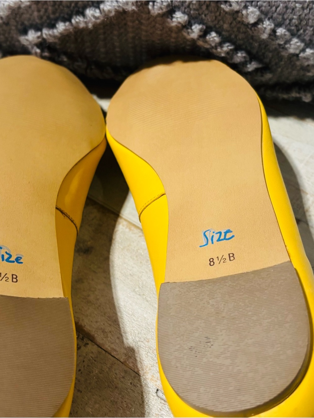 ❤️Talbots Yellow Gold Chain Leather Flats-Sz 8.5 - Picture 6 of 6